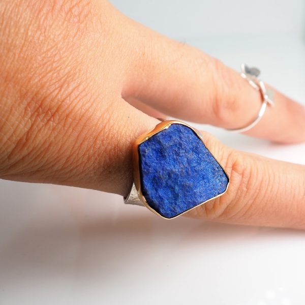 Ring with Big lapis lazuli
