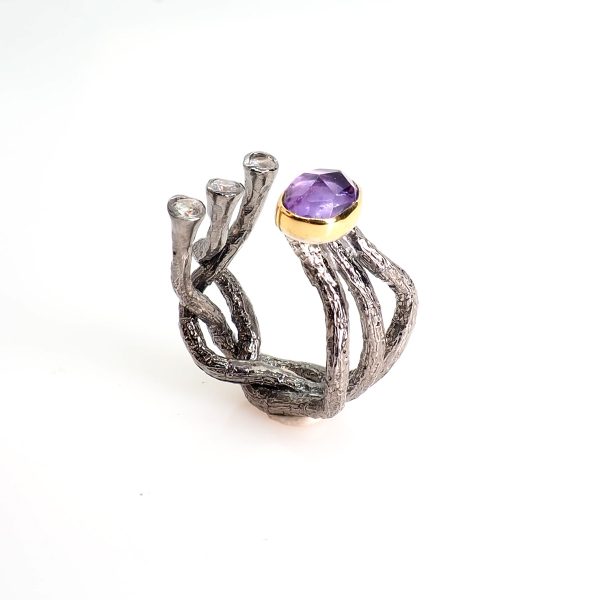 ring with amethyst