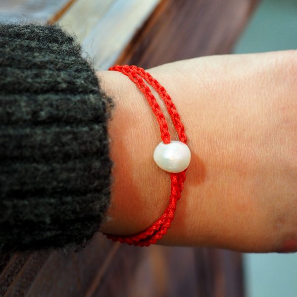Bracelet Red knitted with Pearl