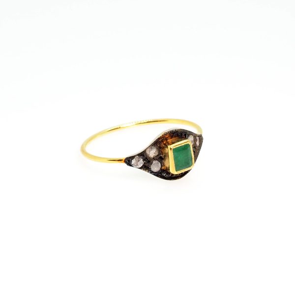 Vintage Gold Ring with Emerald