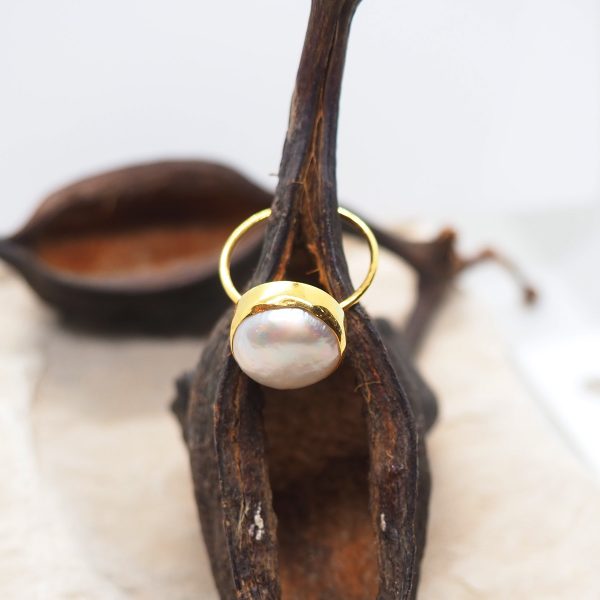 Pearl Ring in Gold